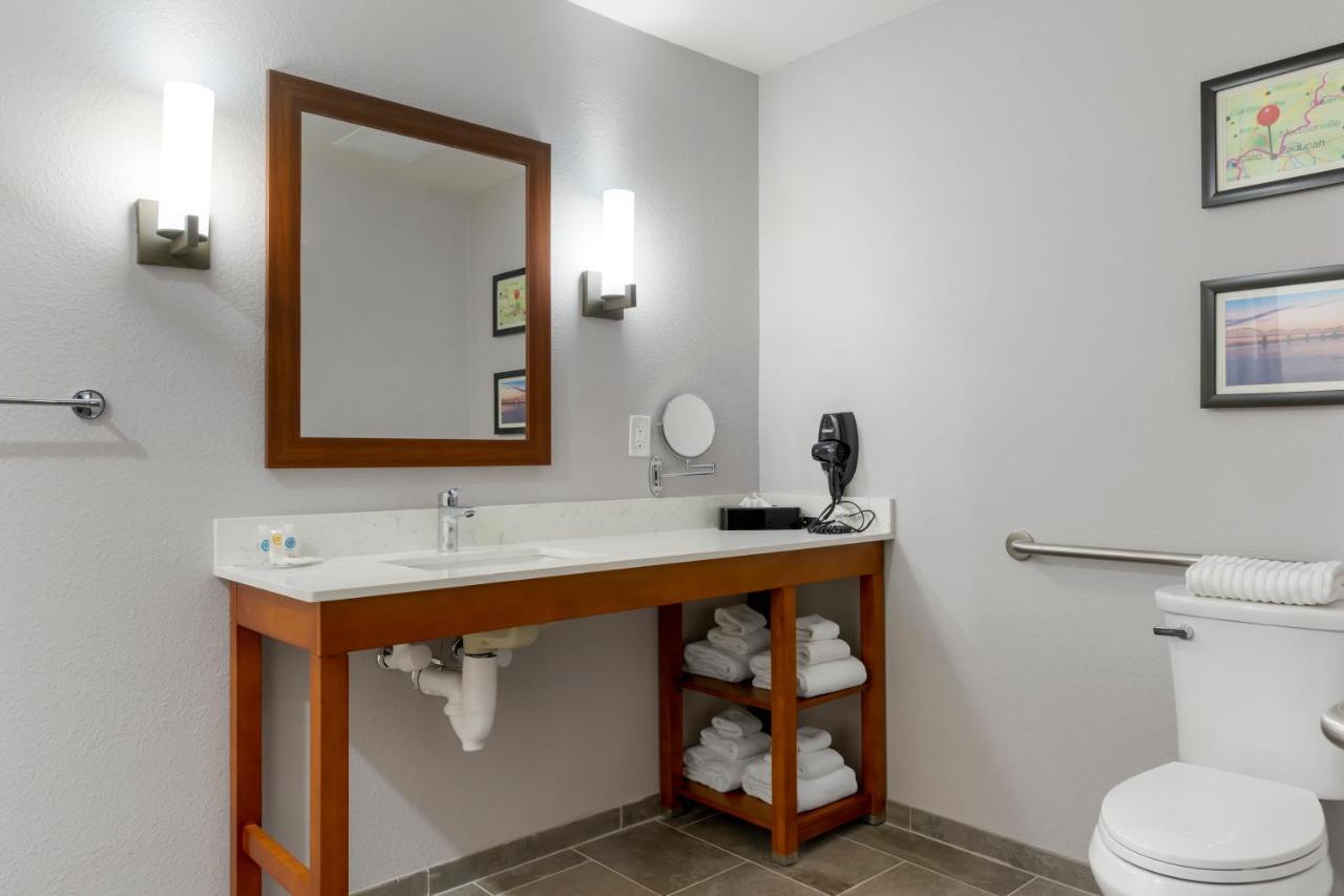 Comfort Suites Падука Екстериор снимка