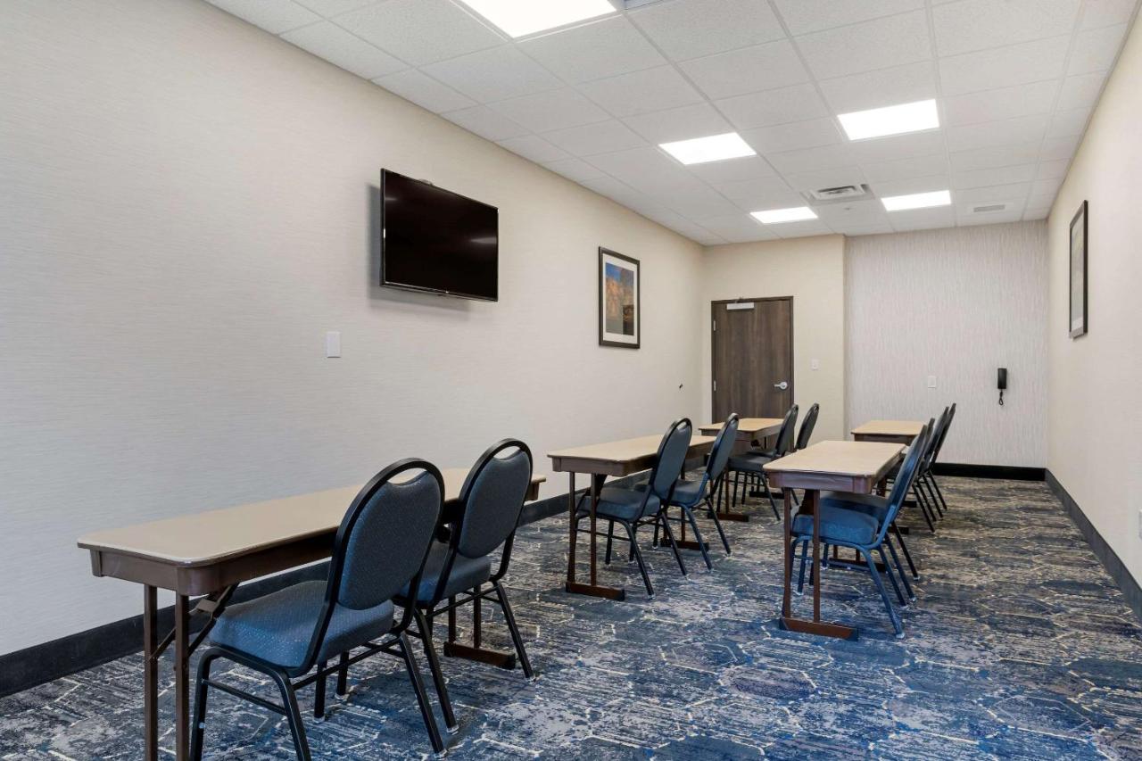 Comfort Suites Падука Екстериор снимка